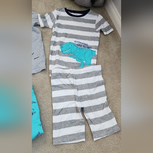 Carter's pajamas set - Picture 3 of 5